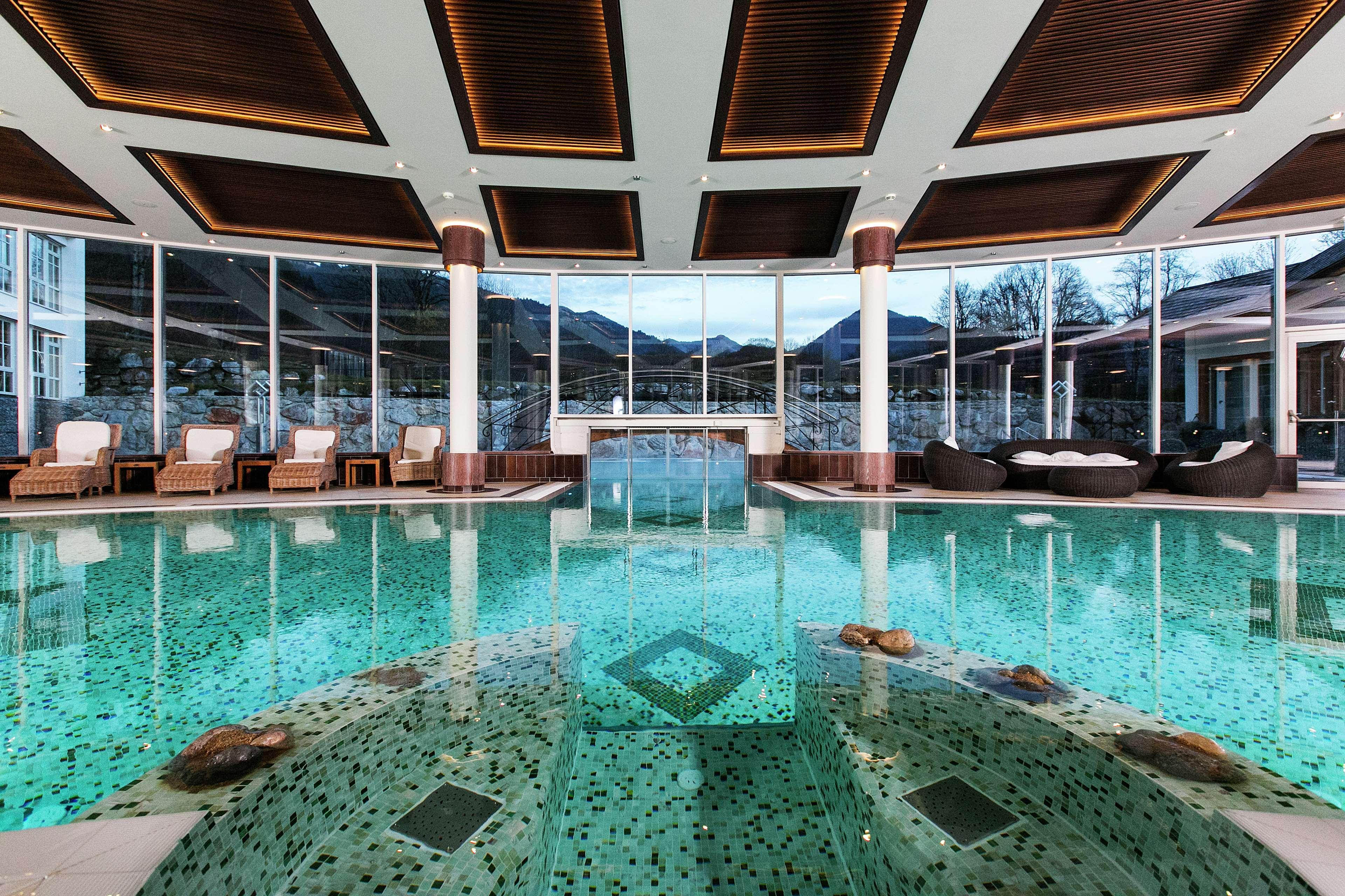 Grand Tirolia Kitzbuehel - Member Of Hommage Luxury Hotels Collection Exterior foto The swimming pool at the hotel